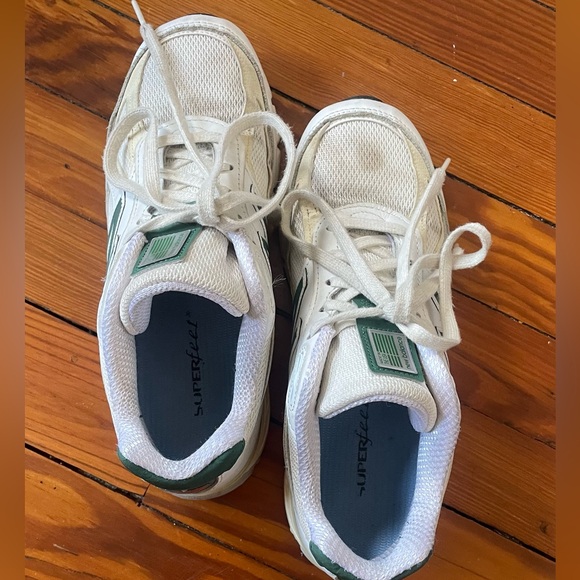 New Balance 990v4 in green - Picture 4 of 6